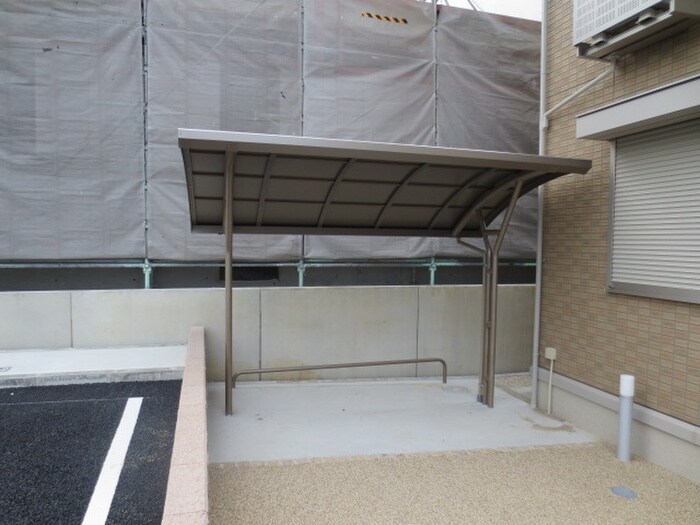 物件外観写真3　(駐輪場)