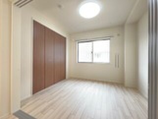 物件内観写真4　(居室)