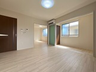 物件内観写真5　(居室)