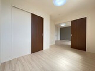 物件内観写真6　(居室)