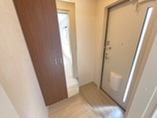 物件内観写真12　(玄関)