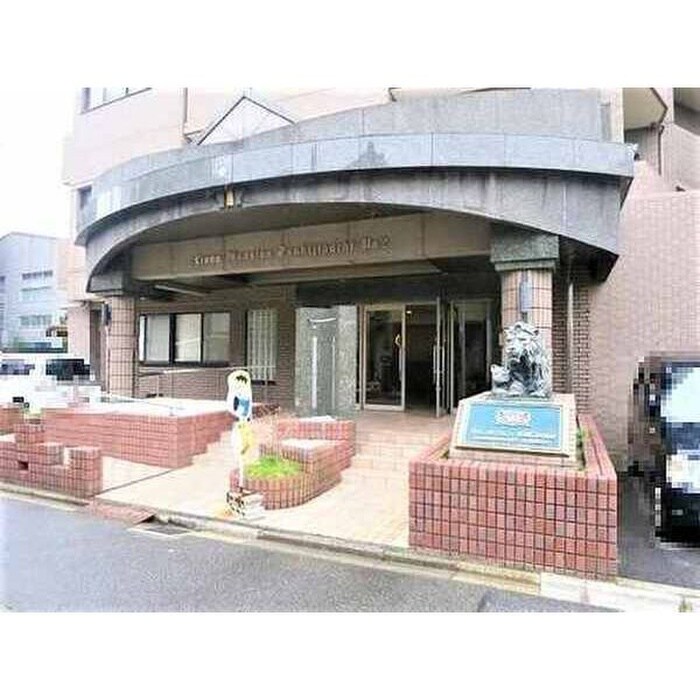 物件外観写真2　(エントランス部分)