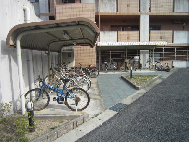 物件外観写真3　(駐輪場)