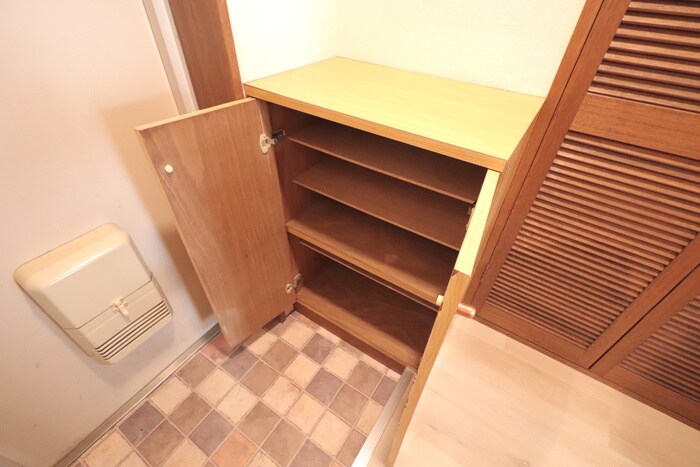 物件内観写真8　(靴箱)