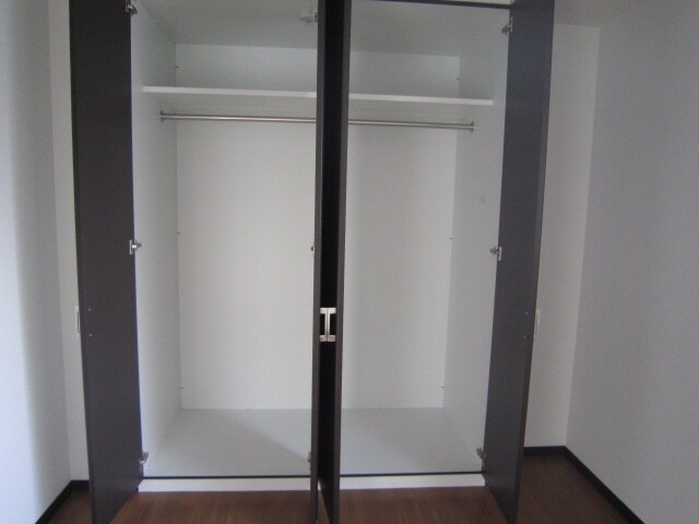 物件内観写真10　(収納)