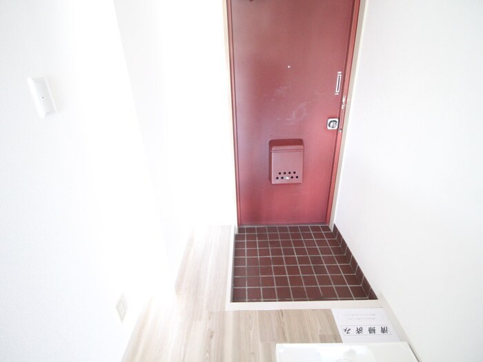 物件内観写真16　(玄関)