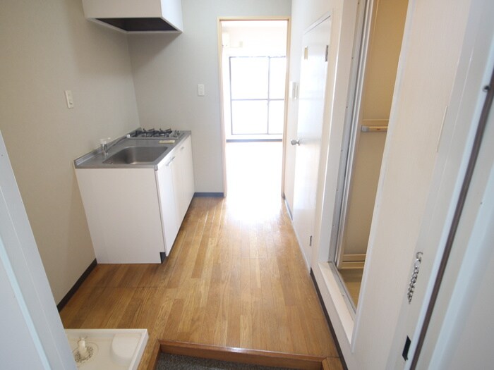 物件内観写真13　(玄関)