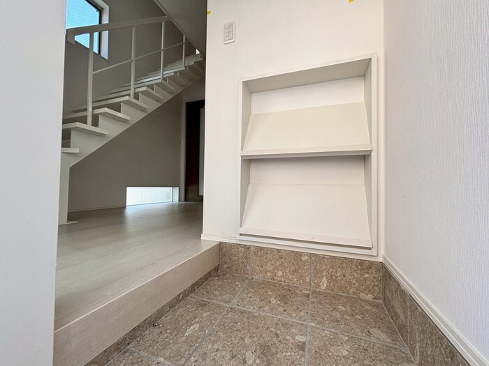 物件内観写真22　(玄関)