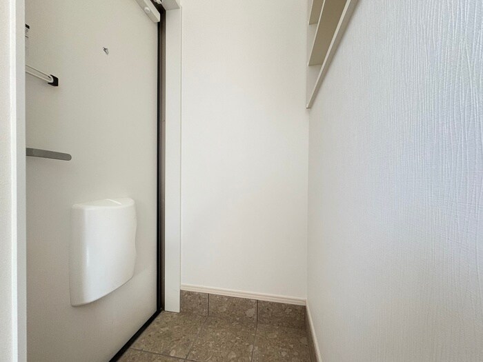 物件内観写真17　(玄関)