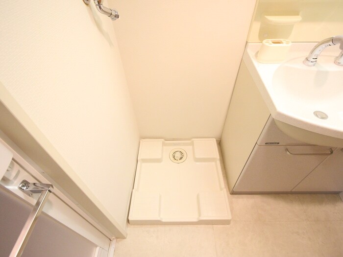 物件内観写真17　(洗濯機置場)