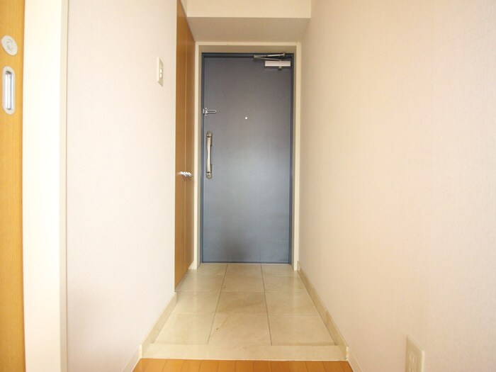 物件内観写真18　(玄関)