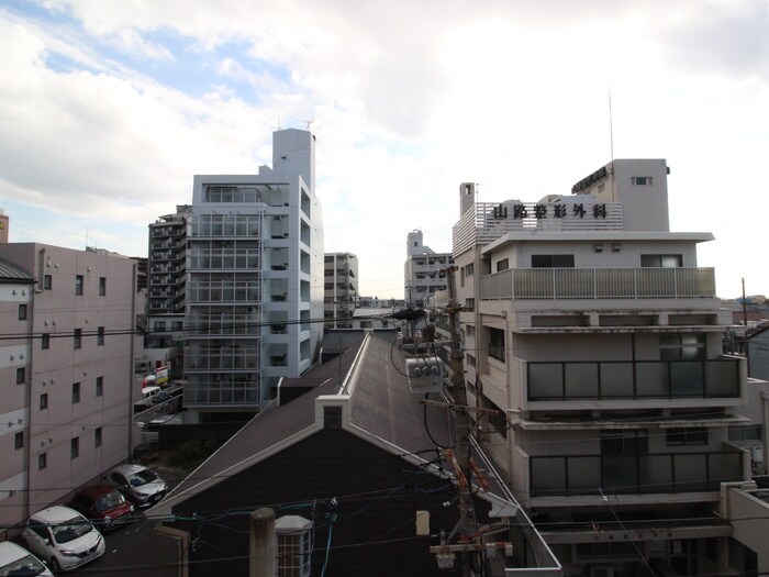 物件内観写真22　(室内からの展望)