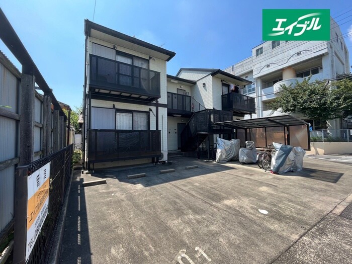 物件外観写真3　(エントランス部分)