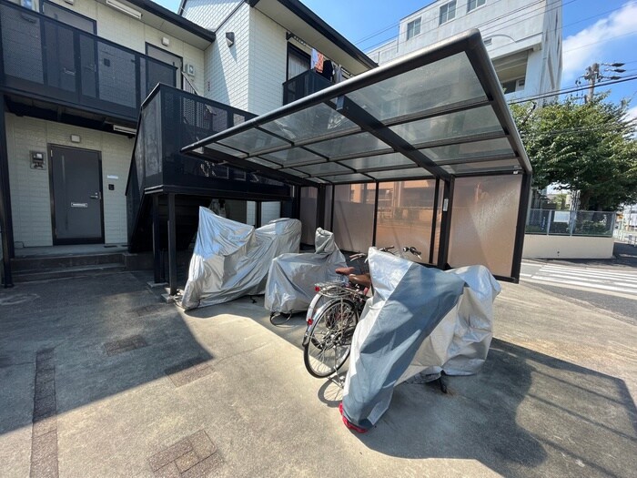 物件外観写真5　(駐輪場)