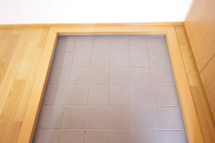 物件内観写真16　(玄関)