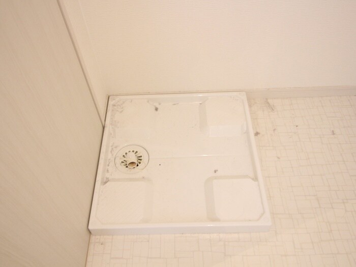 物件内観写真14　(洗濯機置場)