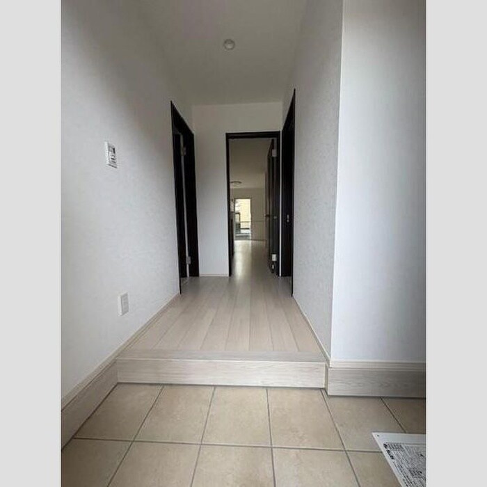 物件内観写真2　(廊下)