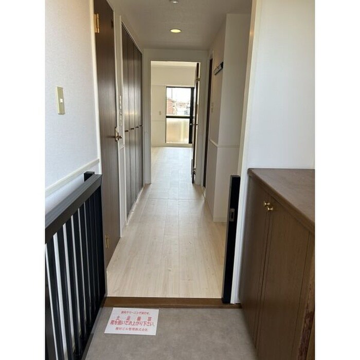 物件内観写真14　(玄関)