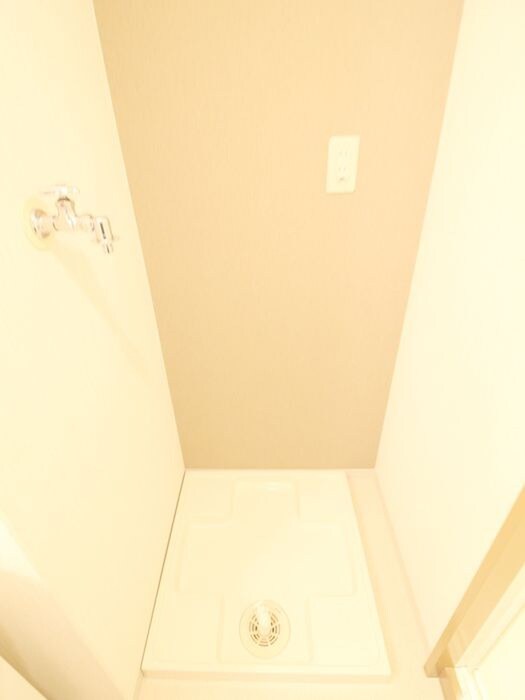 物件内観写真12　(洗濯機置場)