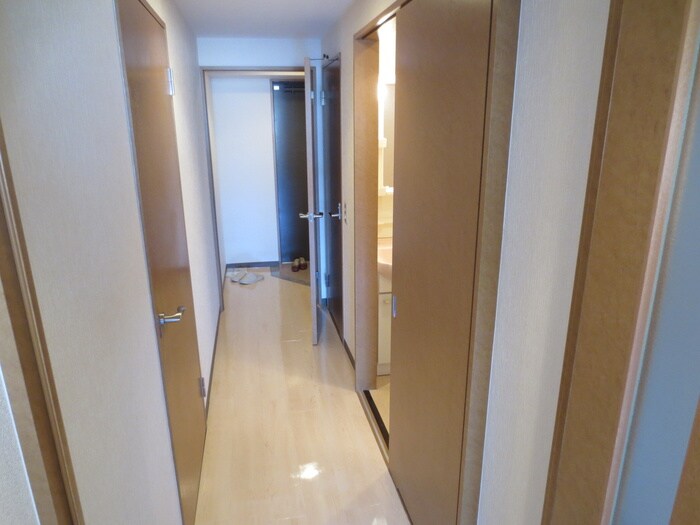 物件内観写真13　(玄関)