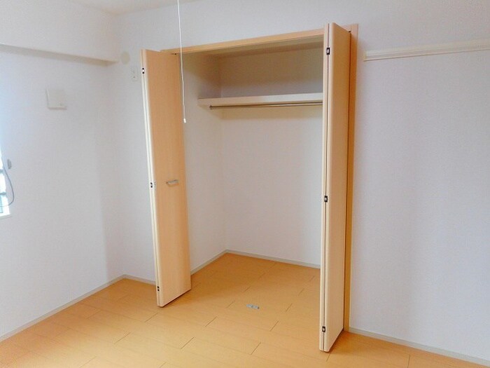 物件内観写真12　(収納)