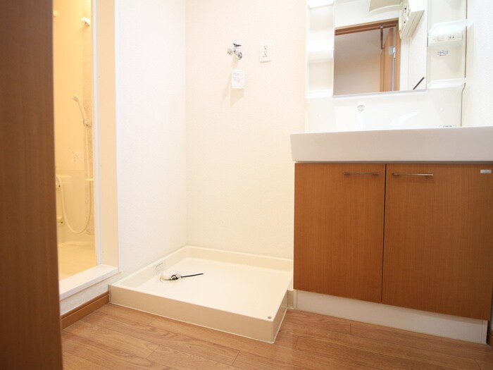 物件内観写真17　(洗濯機置場)