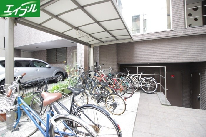 物件外観写真2　(駐輪場)