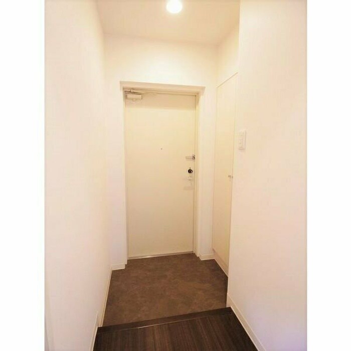 物件内観写真13　(玄関)