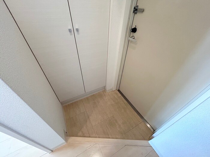 物件内観写真16　(玄関)