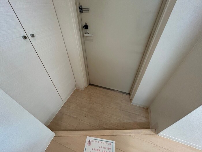 物件内観写真16　(玄関)