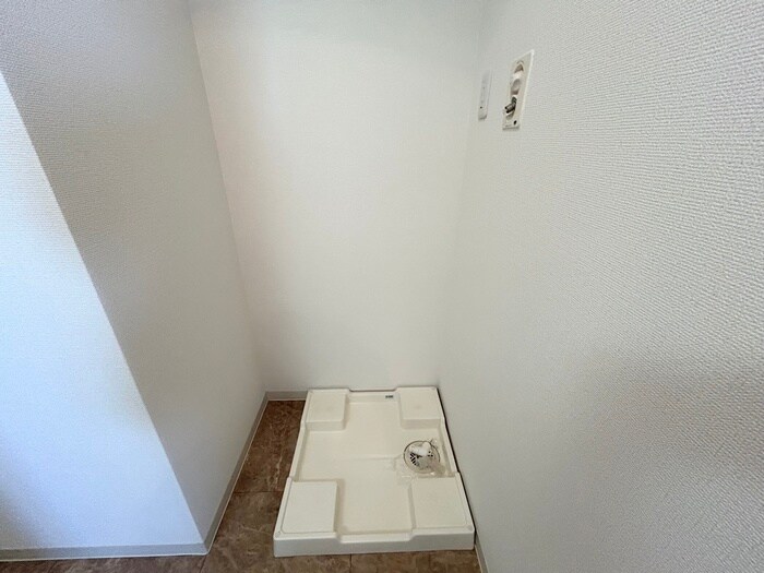 物件内観写真18　(洗濯機置場)