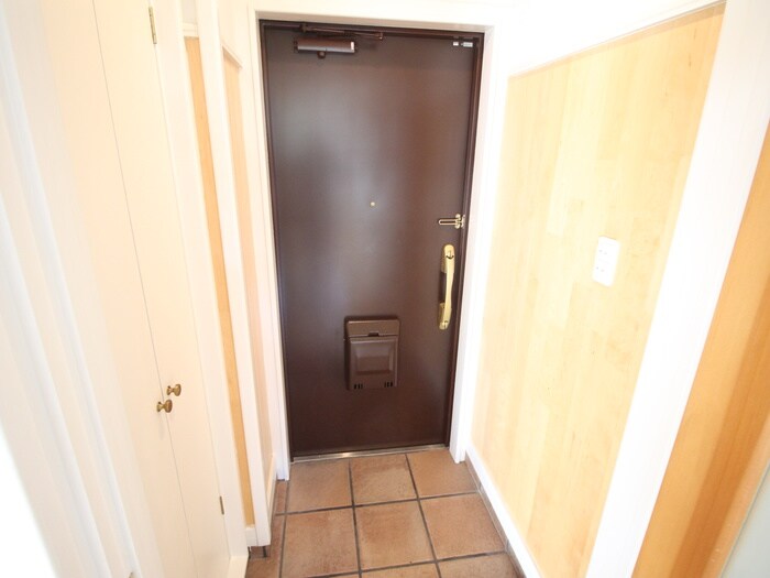 物件内観写真14　(洗濯機置場)