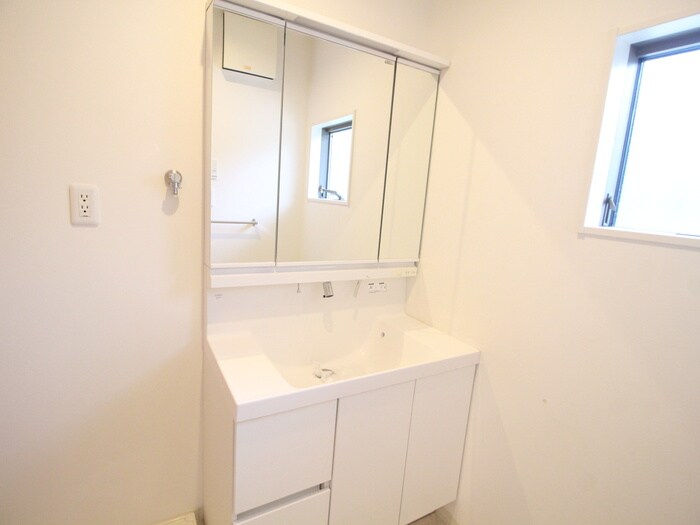 物件内観写真12　(洗面)