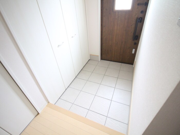 物件内観写真20　(玄関)