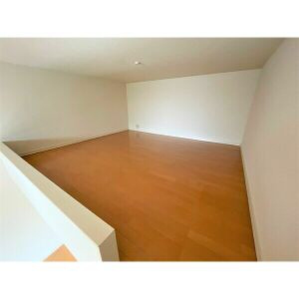 物件内観写真4　(ロフト)
