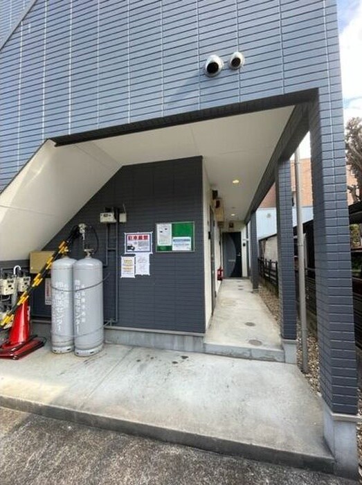 物件外観写真3　(エントランス部分)