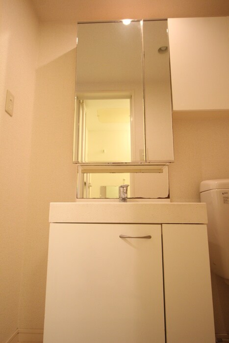 物件内観写真8　(洗面)