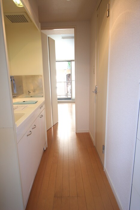 物件内観写真10　(廊下)