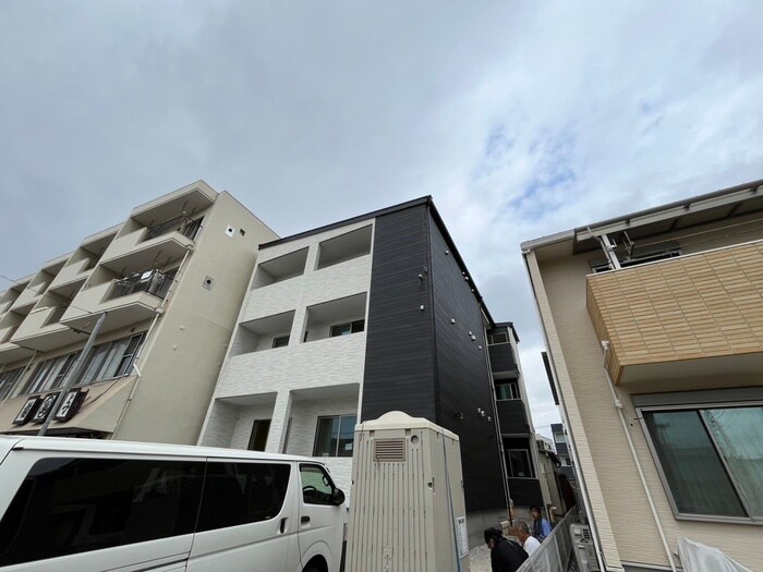 物件外観写真3　(建築中)