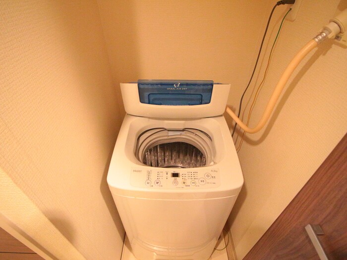 物件内観写真17　(洗濯機置場)