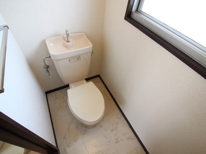 物件内観写真12　(トイレ)