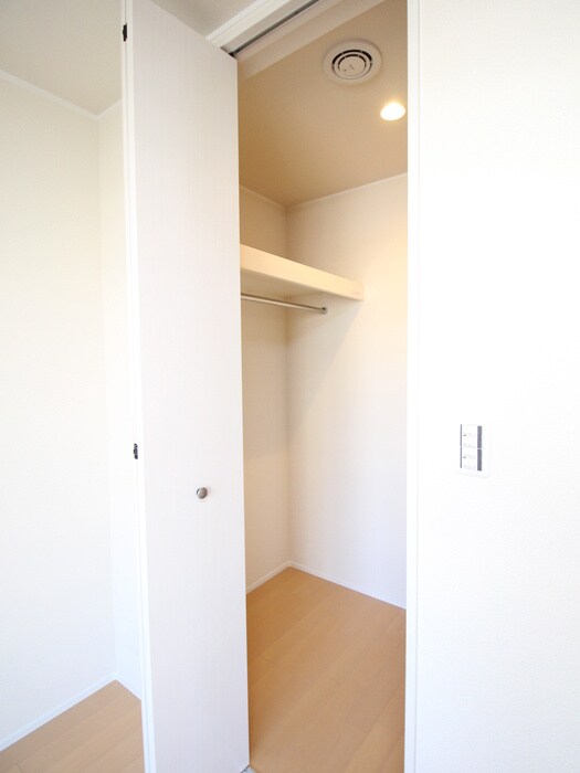 物件内観写真12　(収納)