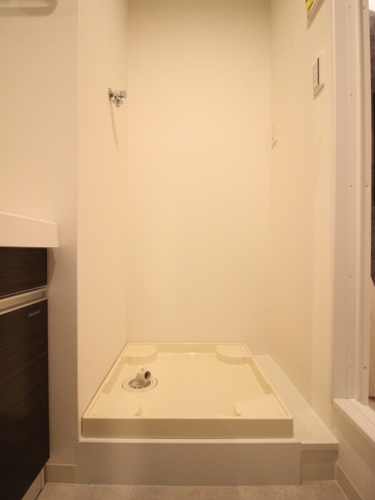 物件内観写真7　(洗濯機置場)