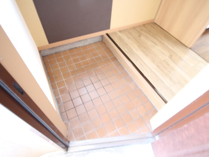 物件内観写真7　(玄関)