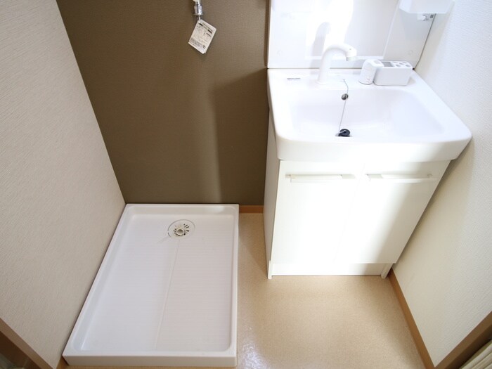 物件内観写真18　(洗濯機置場)