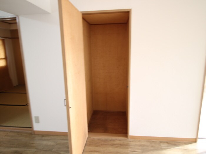 物件内観写真22　(収納)