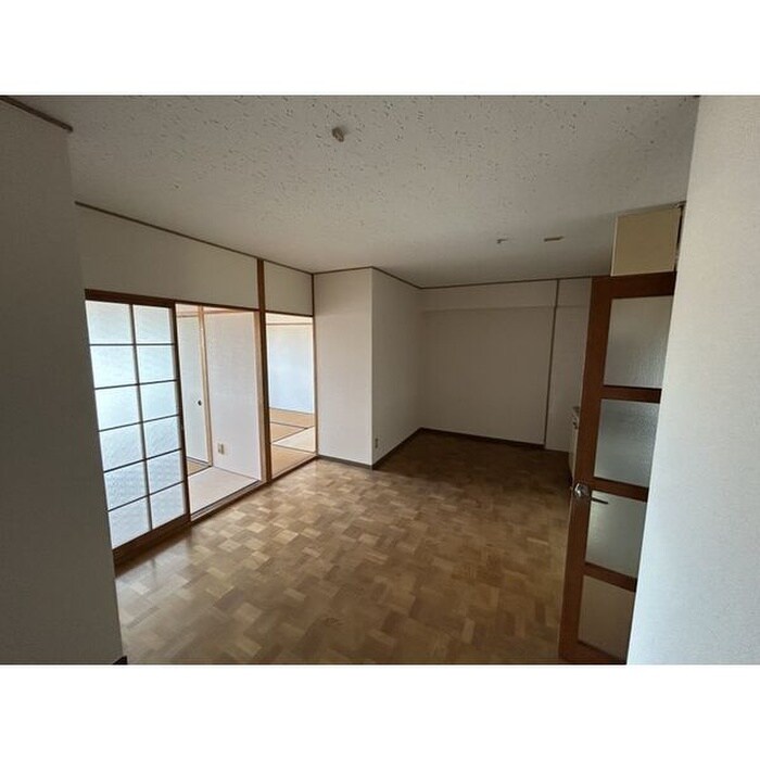 物件内観写真2　(居室)