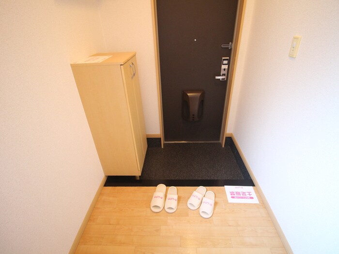 物件内観写真15　(玄関)