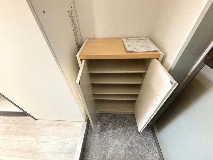 ミルオンデュ－ル　竹生の靴箱