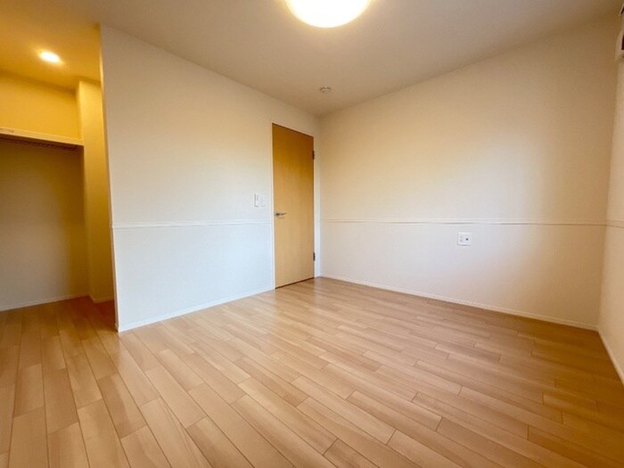 物件内観写真6　(居室)